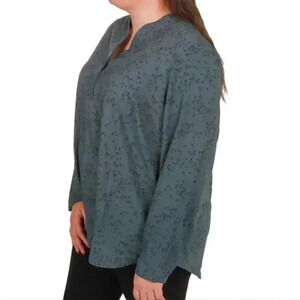 New! Hilary Radley Long Sleeved Print Blouse Medium Grey Blue Black Top